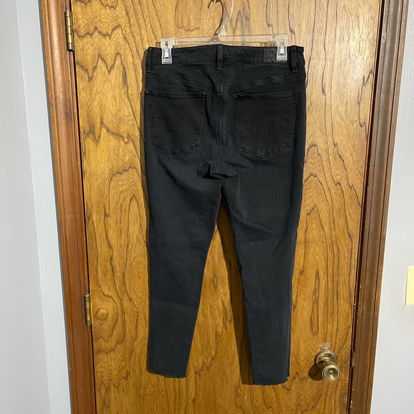 AE black high rise jegging. 360 degrees super stretch. Sz 8 reg. - Picture 2 of 2